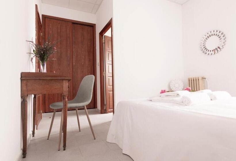 Номер Стандарт Вид на Море, Hostal San Cristobal   Pontedeume