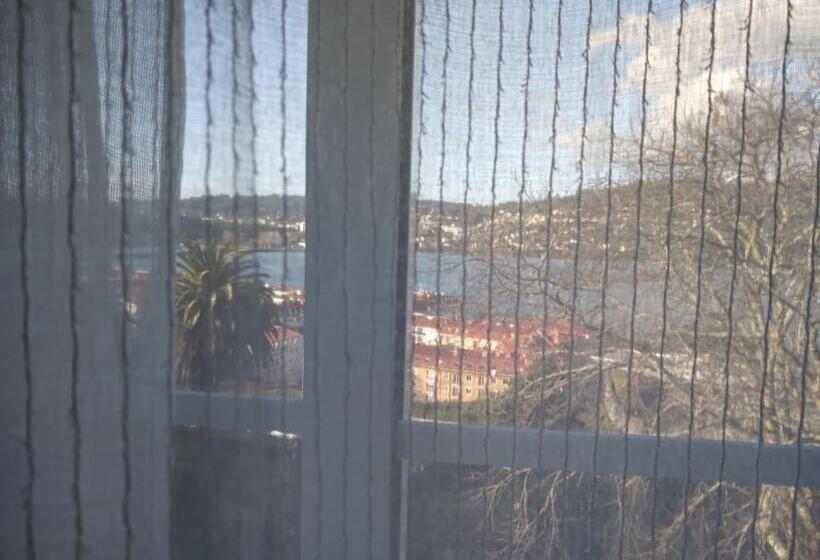 Номер Стандарт Вид на Море, Hostal San Cristobal   Pontedeume