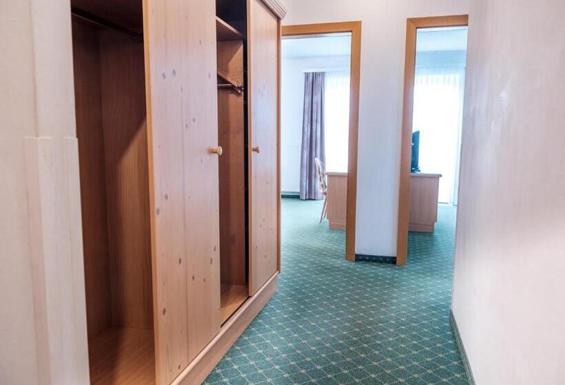 Апартаменты 2 Спальни, Familienhotel Herbst
