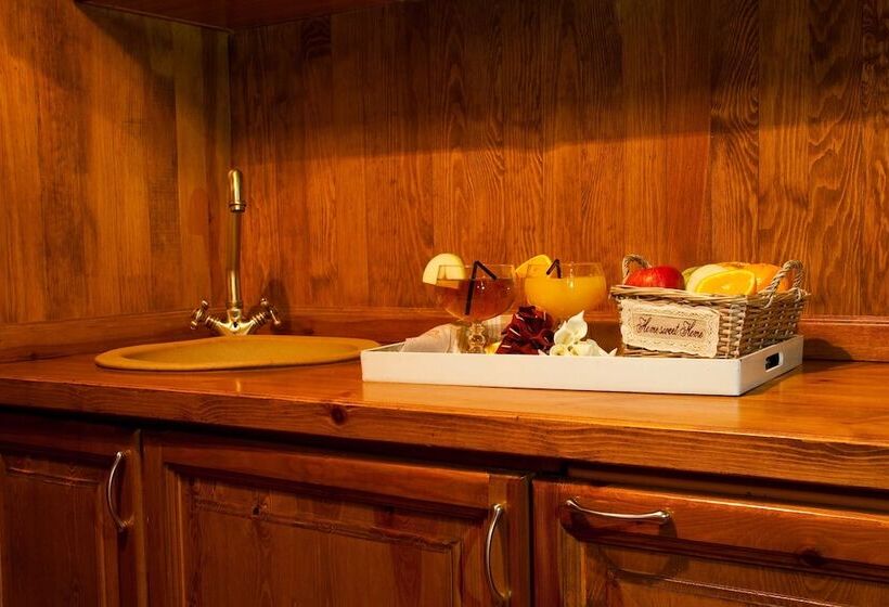 Habitación Triple Premium, Gran Chalet Hotel & Petit Spa