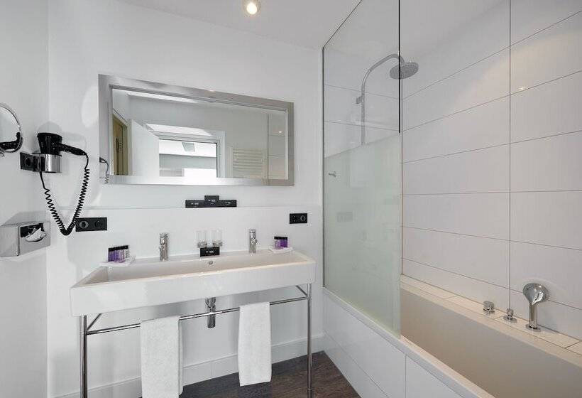 Люкс, Innside By Meliá Dusseldorf Hafen