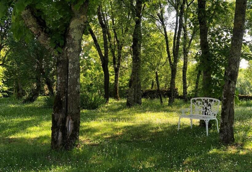 اتاق استاندارد با چشم‌انداز باغ, Domaine De Monplaisir