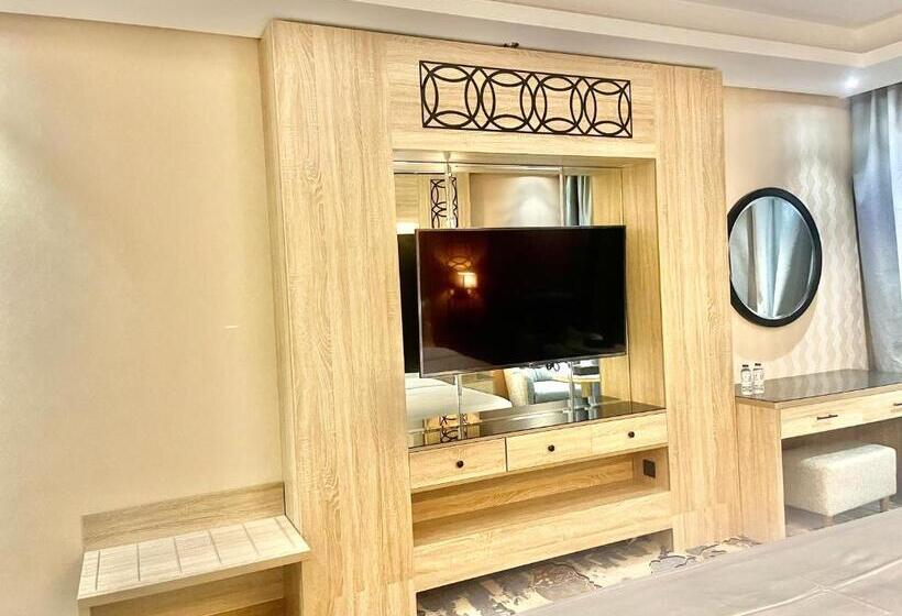 Family Suite, Mirnian