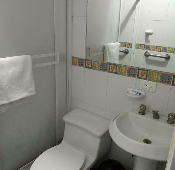 스탠다드 룸 더블 침대 2개, Hostal El Callejón