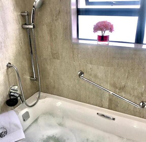 프레지덴셜 스위트, Sasavona Boutique