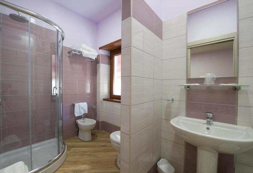 استودیو استاندارد با تخت کینگ, Relais Piazza Garibaldi