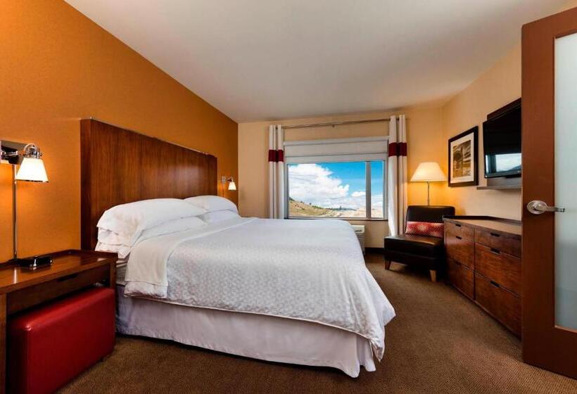 キングサイズベッドのスイートルーム, Four Points By Sheraton Kelowna Airport