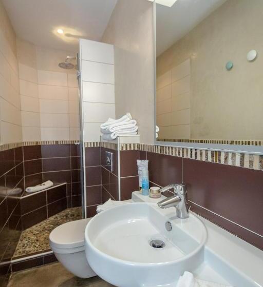 اتاق سوپریور با بالکن, Le Thimothée : Hôtel & Studios