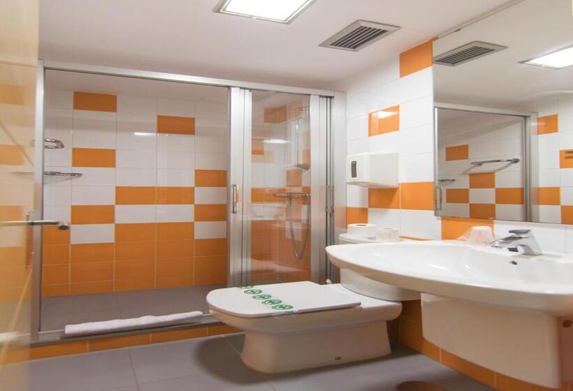 Standard Neljän Hengen Huone, Albergue Inturjoven Chipiona   Hostel
