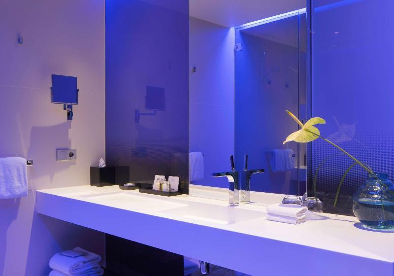Standard Room with Views, Art Otel Amsterdam, Powered By Radisson Hotels