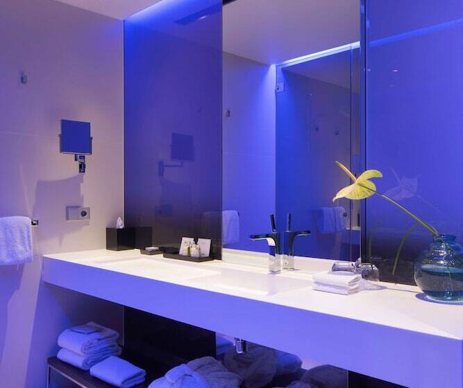Standard Room, Art Otel Amsterdam, Powered By Radisson Hotels