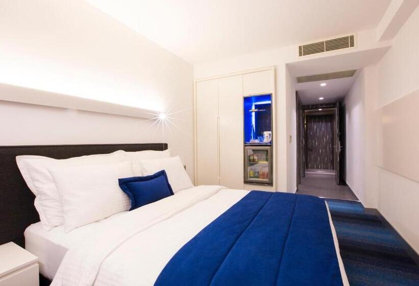 Quarto Estandar Individual, Zeniva