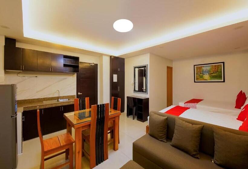 סוויטה משפחתית, Doña Aurora Condotel
