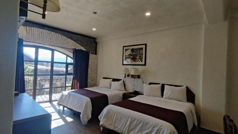 Quarto Quadruple Standart com Varanda, Santa Cecilia La Mora Huasca