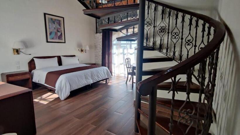 Quarto Familiar, Santa Cecilia La Mora Huasca