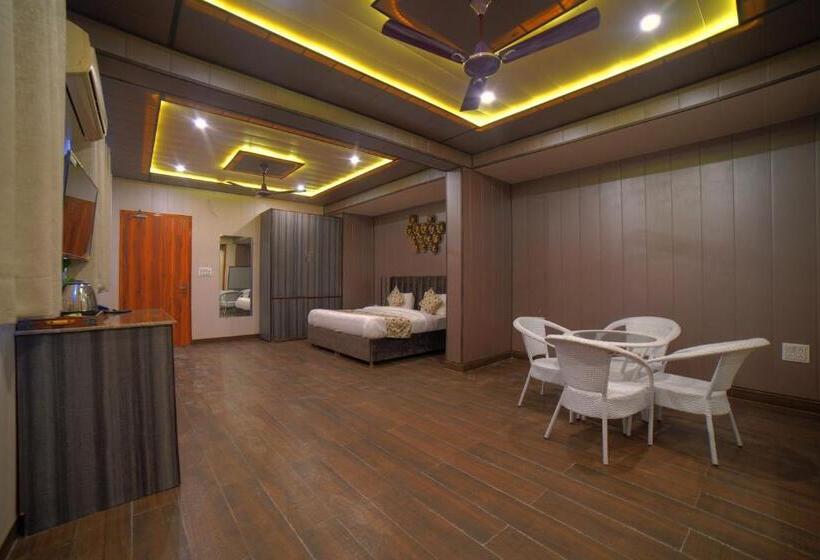 سوییت, Yogved Hospitality & Resort