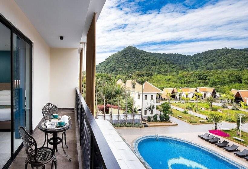 Deluxe Room Mountain View, Vakara Hotel Kep