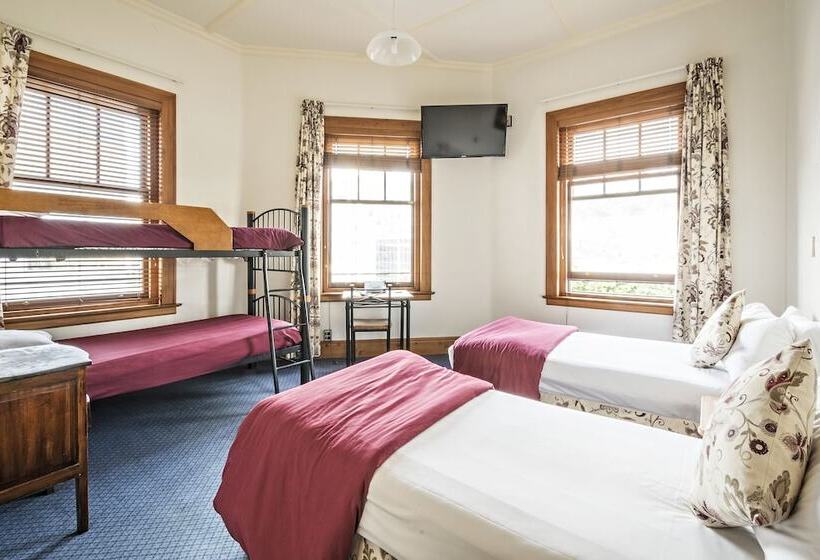 Quarto Quádruplo Estandar, The Cambridge
