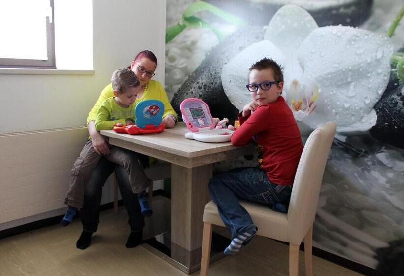 Апартаменты 3 Спальни, Post Hostel For Youth, Students And Pilgrims
