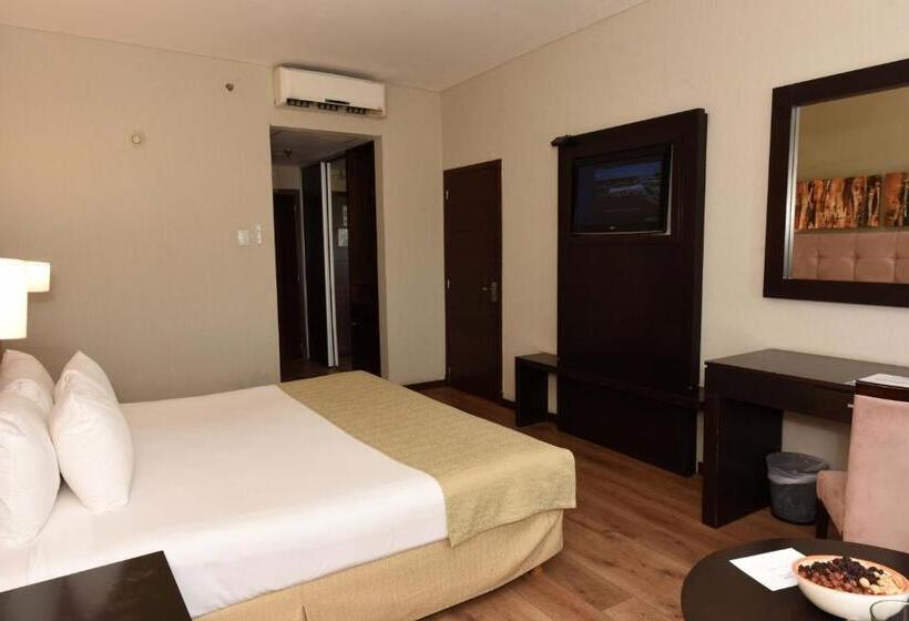 Стандартный Номер Кровать Кинг, Howard Johnson Resort & Convention Center Ezeiza