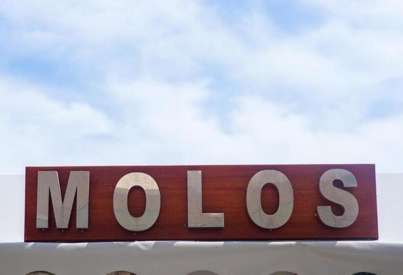 豪华海景房, Molos
