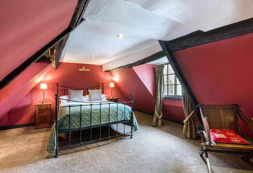 Люкс, Guy Fawkes Inn
