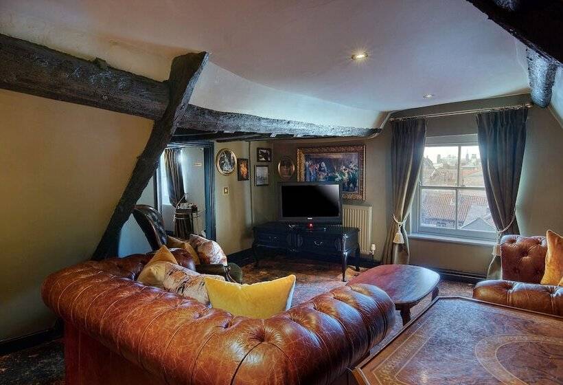 Люкс, Guy Fawkes Inn