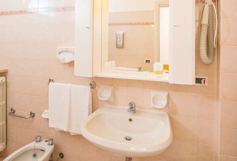 Quarto Basic com Varanda, Taormina