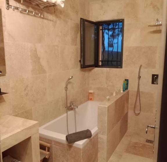 Номер Стандарт, Les Bartavelles