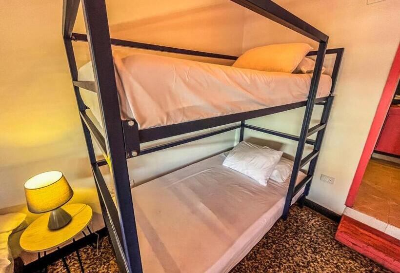 Трехместный Номер Стандарт с Балконом, Fardo Hotel Boutique En Ibague   Zona G   Recepción Digital 24h