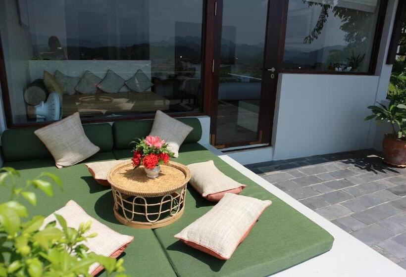 이그제큐티브 룸, Luang Prabang View