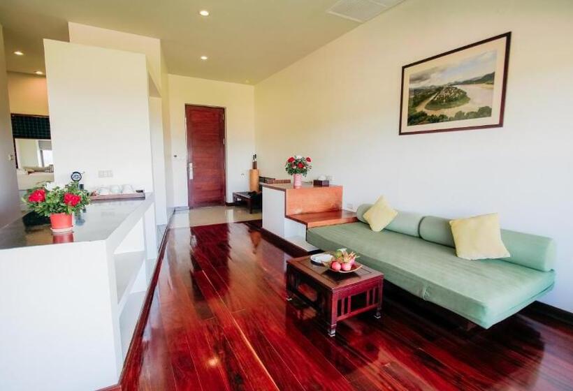 اتاق لوکس خانوادگی, Luang Prabang View