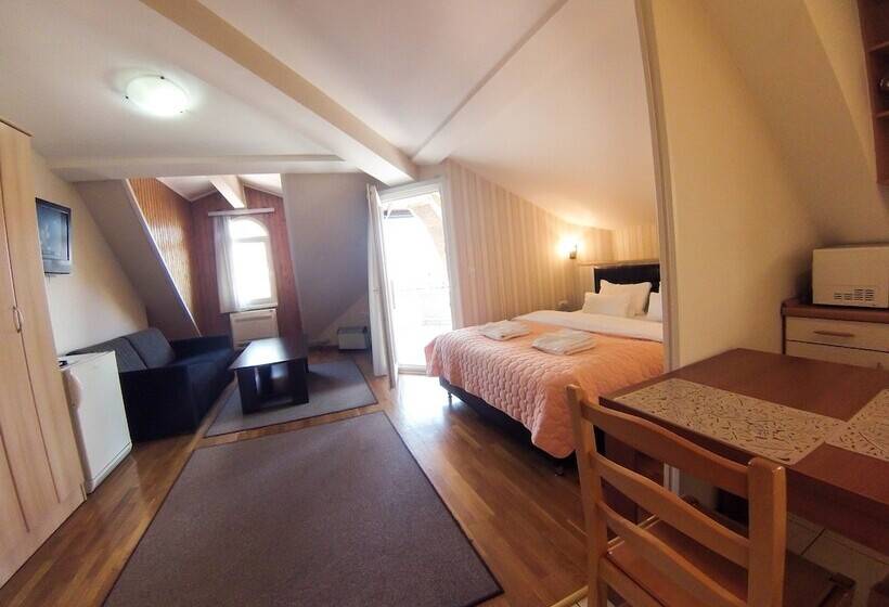 سوئیت پرزیدنت, Orange Inn