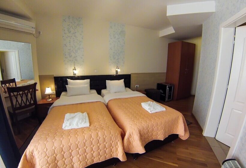 اتاق استاندارد, Orange Inn