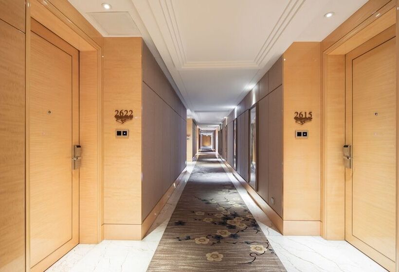 Номер Deluxe, Wyndham Grand Plaza Royale Colorful Yunnan