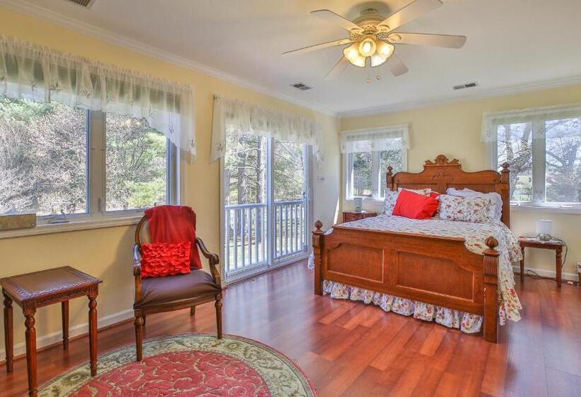 Трехместный Номер Стандарт с Балконом, Purcellville Home