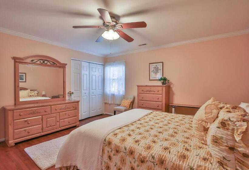 Номер Стандарт Трехместный, Purcellville Home