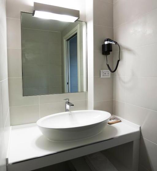 Quarto Triplo Estandar, 57 Reshotel Orio
