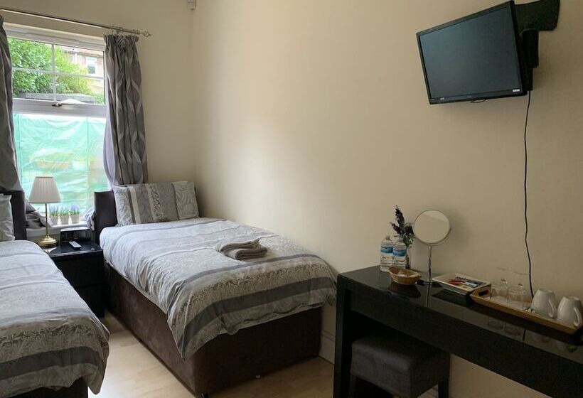 Семейный Номер, Acer Lodge Guest House