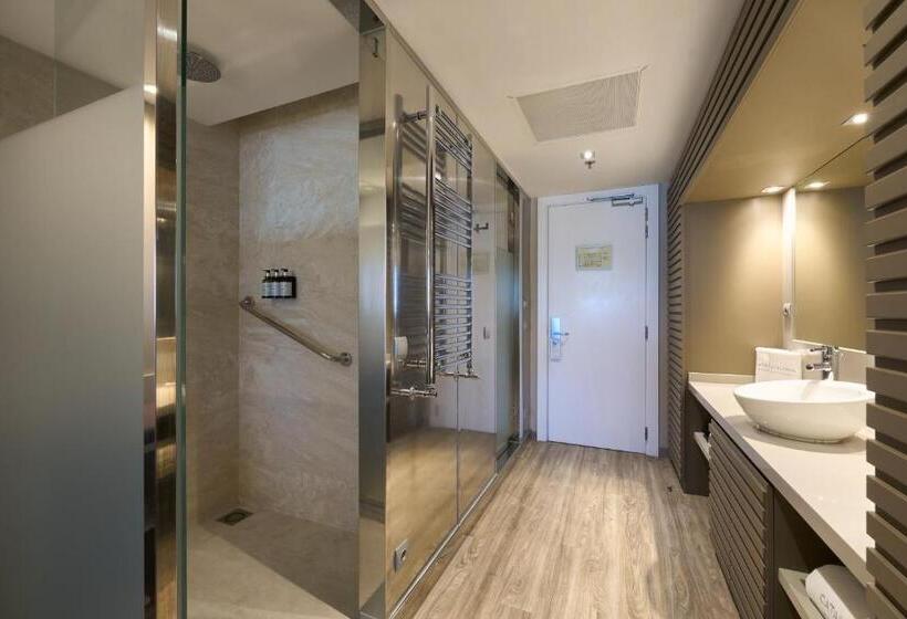 Полулюкс, Catalonia Square 4* Sup