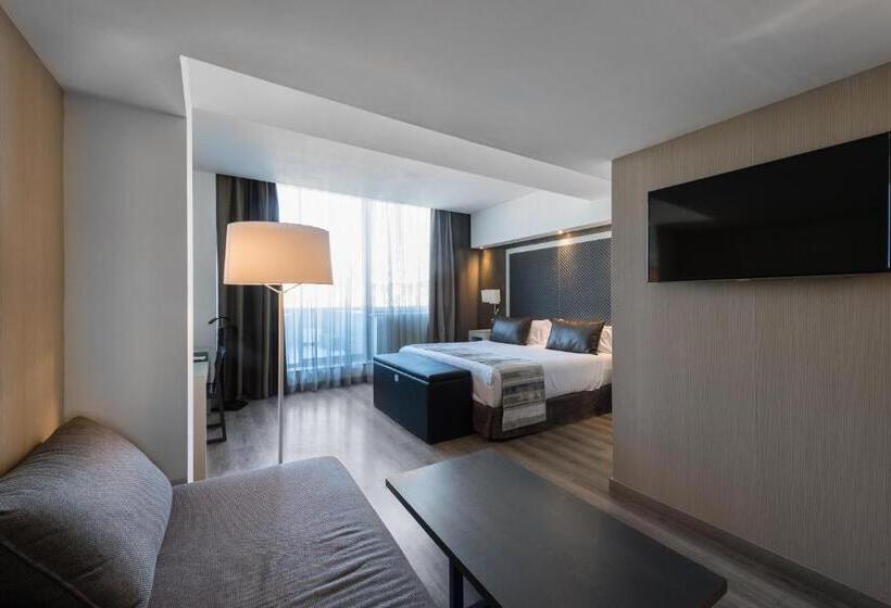 Полулюкс с Бассейном, Catalonia Square 4* Sup
