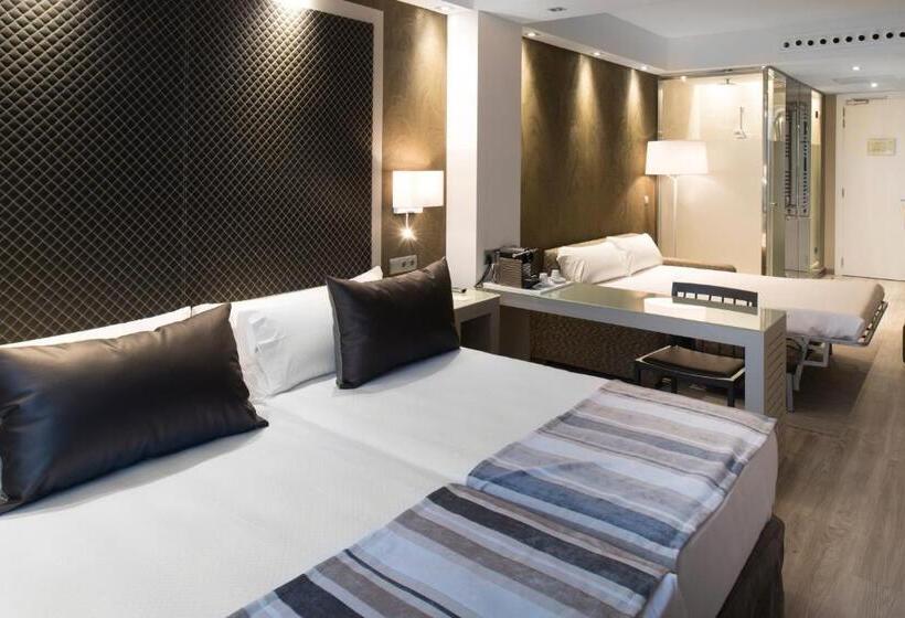 Номер Стандарт Трехместный, Catalonia Square 4* Sup