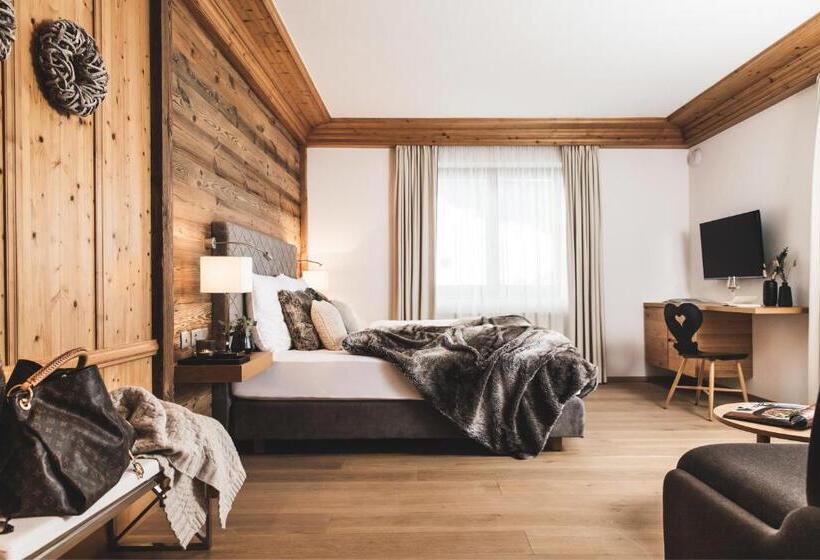 Полулюкс, Alpines Gourmet Hotel Montanara