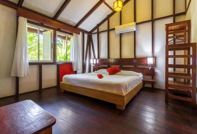بنجلو قياسى 3 غرف نوم, Namuwoki Lodge