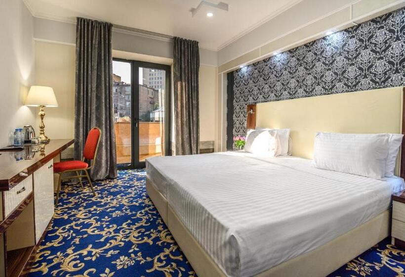 발코니 디럭스 룸, Royal Plaza By Stellar Hotels, Yerevan