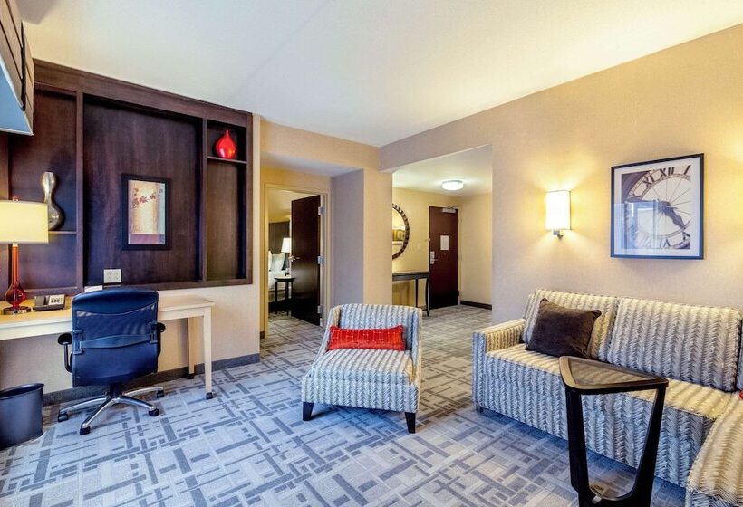 Люкс, Cambria Hotel Pittsburgh   Downtown