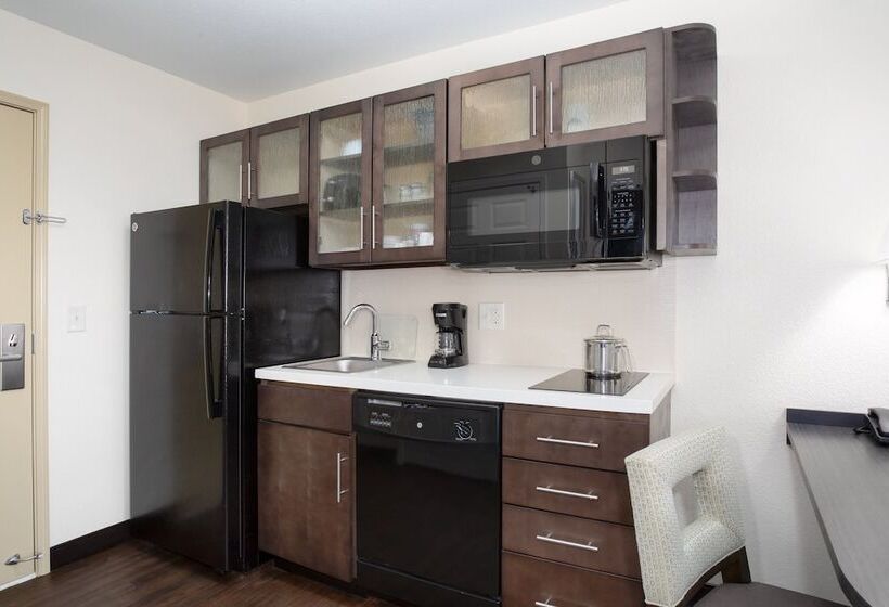 Студия Стандарт, Candlewood Suites Cheyenne, An Ihg
