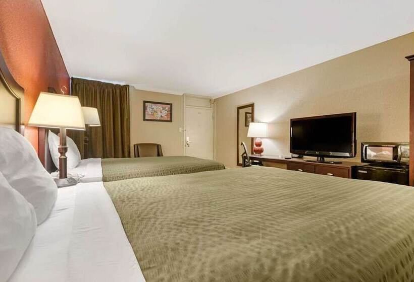 Номер Стандарт 2 Двуспальные Кровати, Days Inn By Wyndham Hinesville Near Fort Stewart, Newly Renovated, Free Hot Breakfast, Restaurant An