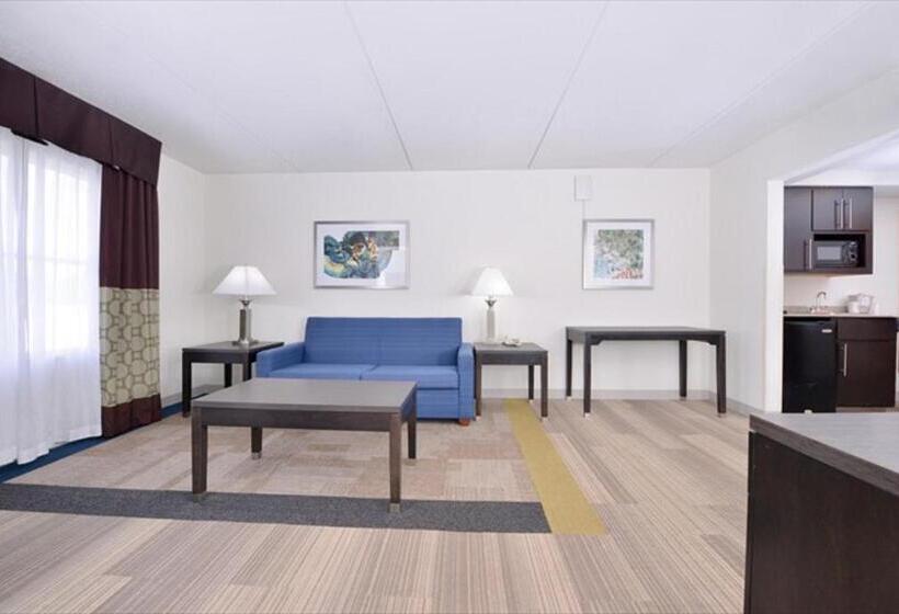 Президентский Люкс, Holiday Inn Express Hotel & Suites Mooresville   Lake Norman, An Ihg