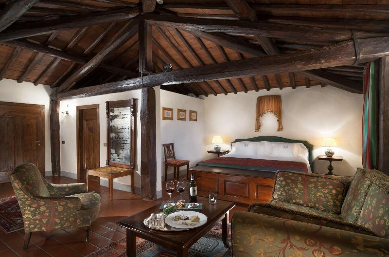 Полулюкс, Castello Di Spaltenna Exclusive Resort & Spa